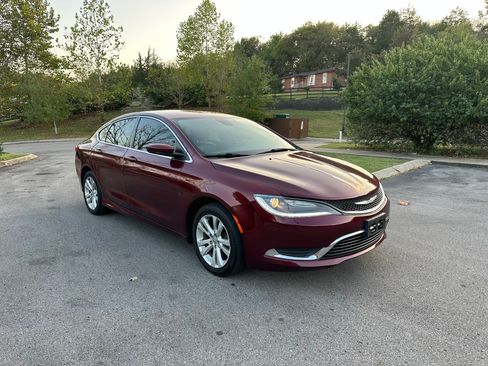 Used 2015 Chrysler 200 S image 5