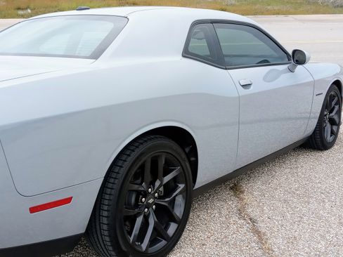 Used 2022 Dodge Challenger R/T w/ Blacktop Package image 2