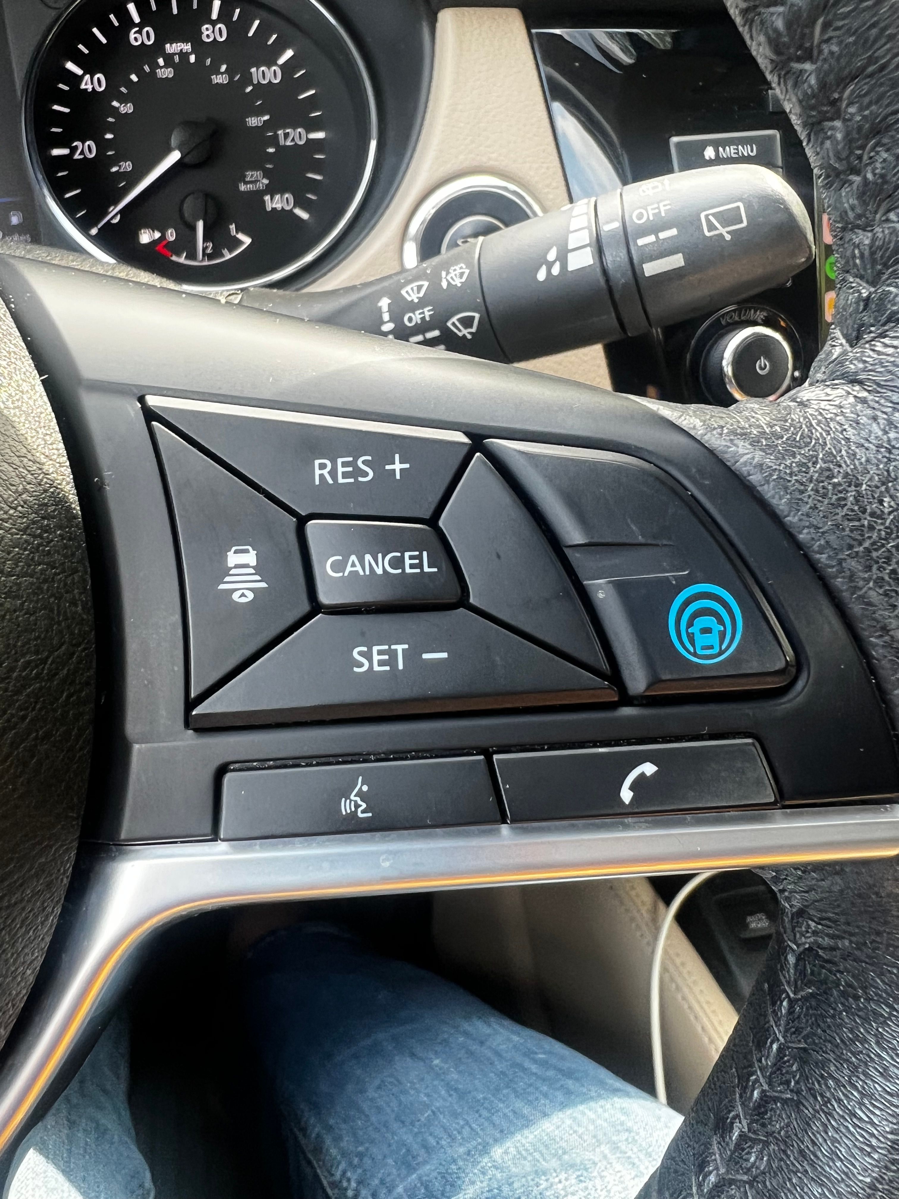 Used 2019 Nissan Rogue SL w/ Premium Package AWD/4WD image 17
