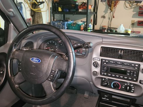 Used 2004 Ford Ranger FX4 image 10