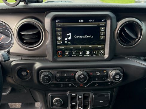 Used 2021 Jeep Wrangler Unlimited Sport AWD/4WD image 9