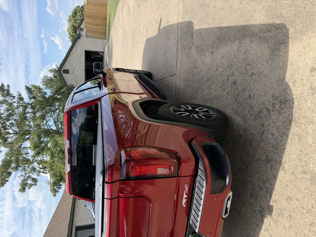 Used 2025 GMC Sierra 1500 AT4 w/ AT4 Premium Package AWD/4WD image 4