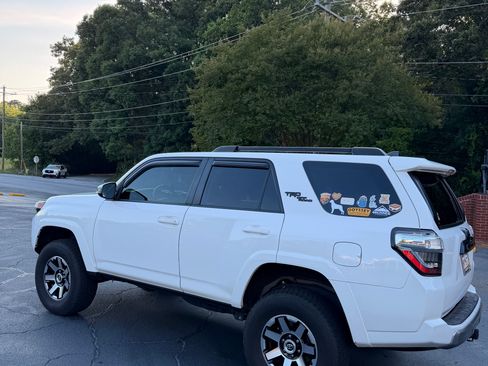 Used 2020 Toyota 4Runner TRD Off-Road AWD/4WD image 2