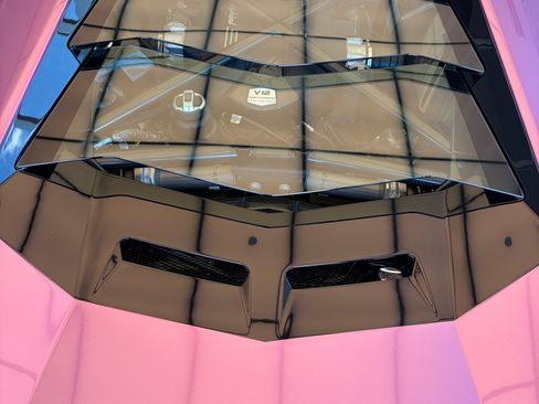 Used 2018 Lamborghini Aventador S image 11