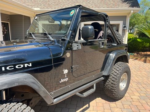 Used 2004 Jeep Wrangler Rubicon image 9
