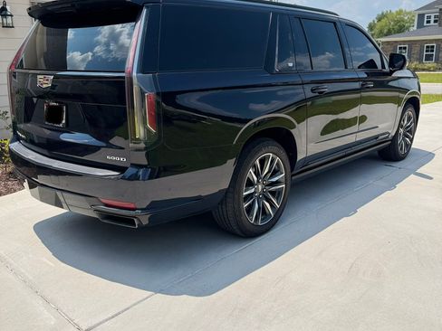 Used 2021 Cadillac Escalade ESV Sport Platinum RWD image 5