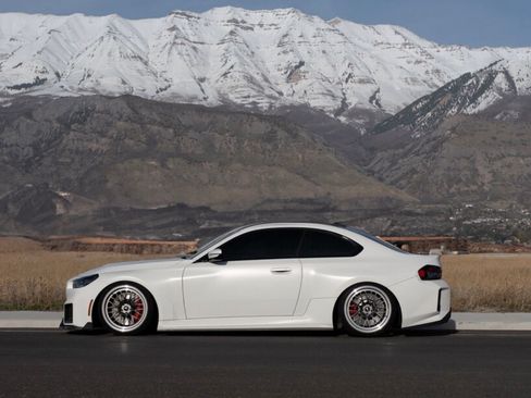 Used 2025 BMW M2 w/ Lighting Package image 4