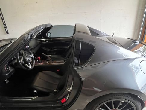 Used 2018 MAZDA MX-5 Miata RF Grand Touring RWD image 22