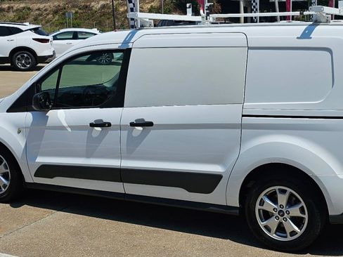 Used 2016 Ford Transit Connect XLT image 2