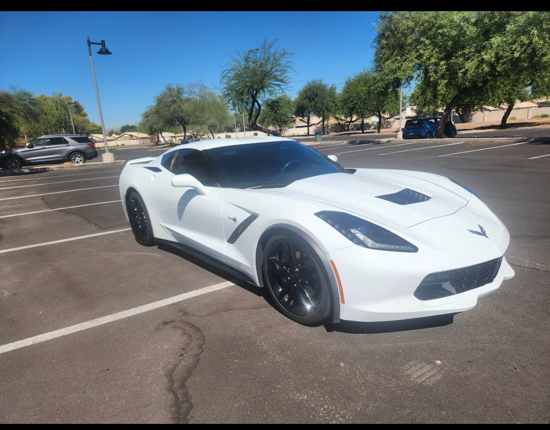 Used 2019 Chevrolet Corvette Stingray Coupe w/ 1LT RWD image 13
