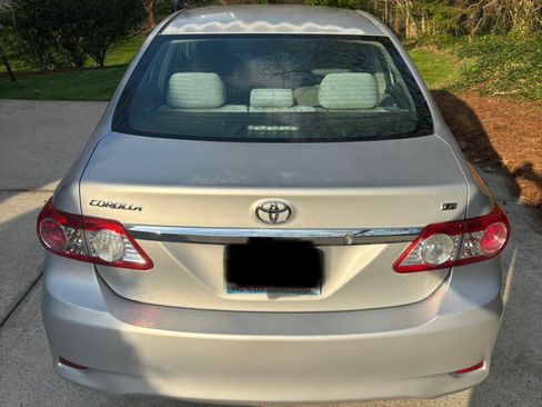 Used 2013 Toyota Corolla LE image 8