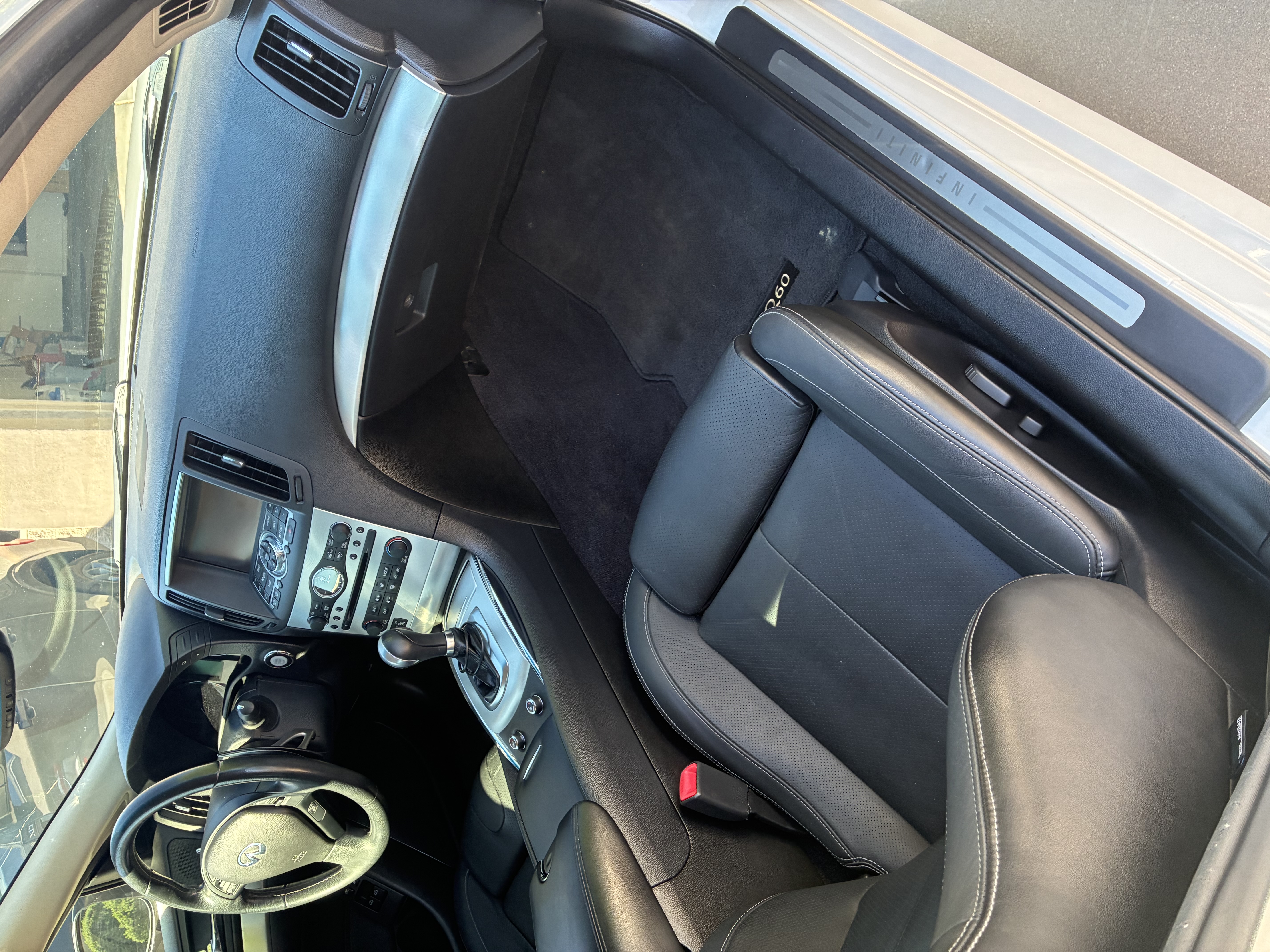 Used 2014 INFINITI Q60 Journey w/ Premium Package RWD image 2