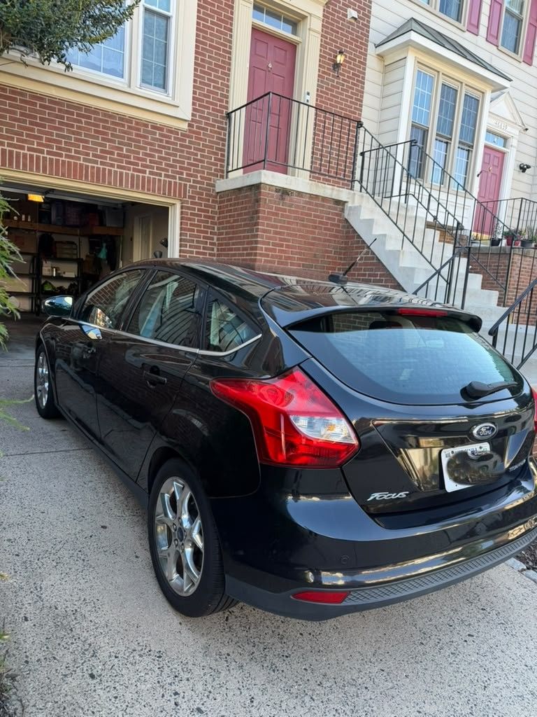 Used 2013 Ford Focus Titanium FWD image 17