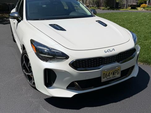 Used 2022 Kia Stinger GT-Line w/ Sun & Sound Package AWD/4WD image 9