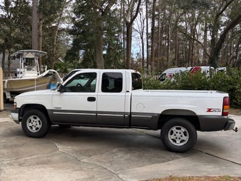 Used 2001 Chevrolet Silverado 1500 LS w/ Off-Road Chassis Pkg image 2