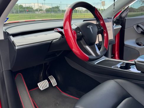 Used 2022 Tesla Model Y Performance AWD/4WD image 16