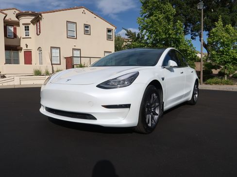 Used 2020 Tesla Model 3 Standard Range Plus image 4