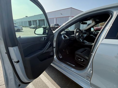 Used 2025 BMW X6 M60i w/ Executive Package image 15