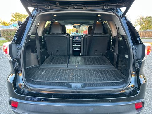 Used 2015 Toyota Highlander Limited image 10
