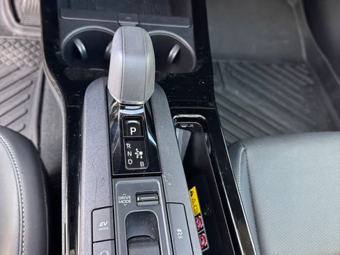 Used 2024 Toyota Prius XLE image 18