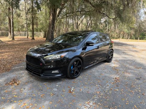 Used 2016 Ford Focus ST image 12