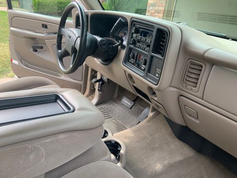 Used 2004 GMC Sierra 1500 SLE w/ Light Duty Power Package image 10