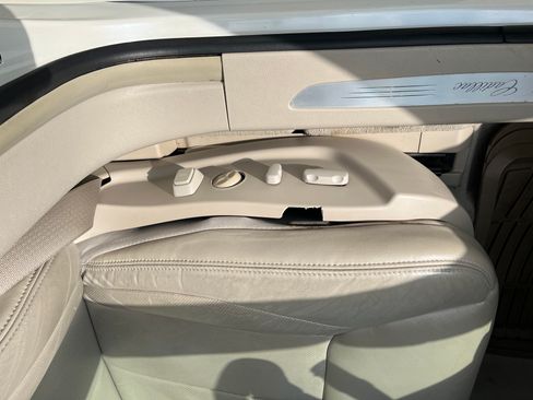 Used 2008 Cadillac DTS image 13