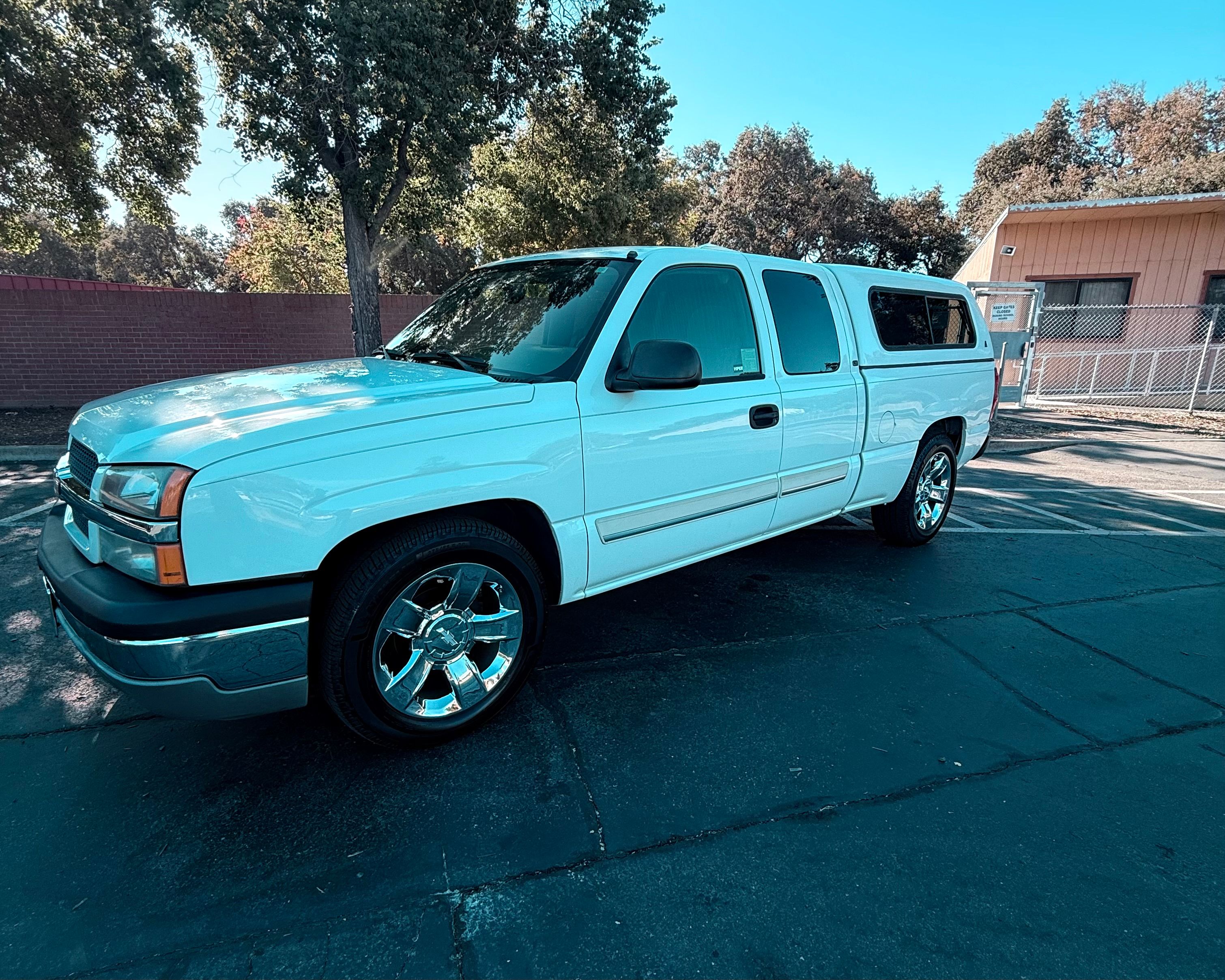 Used 2004 Chevrolet Silverado 1500 LS w/ Light Duty Power Package RWD image 1