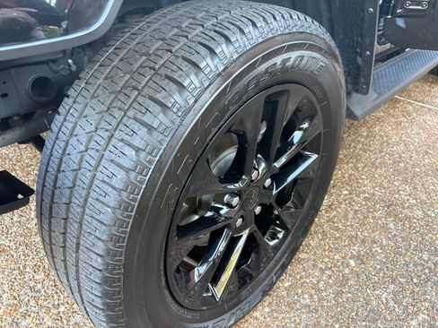 Used 2022 Jeep Wrangler Unlimited Sahara w/ Cold Weather Group AWD/4WD image 12