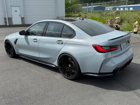 Used 2023 BMW M3 Sedan w/ M Carbon Exterior Package image 4