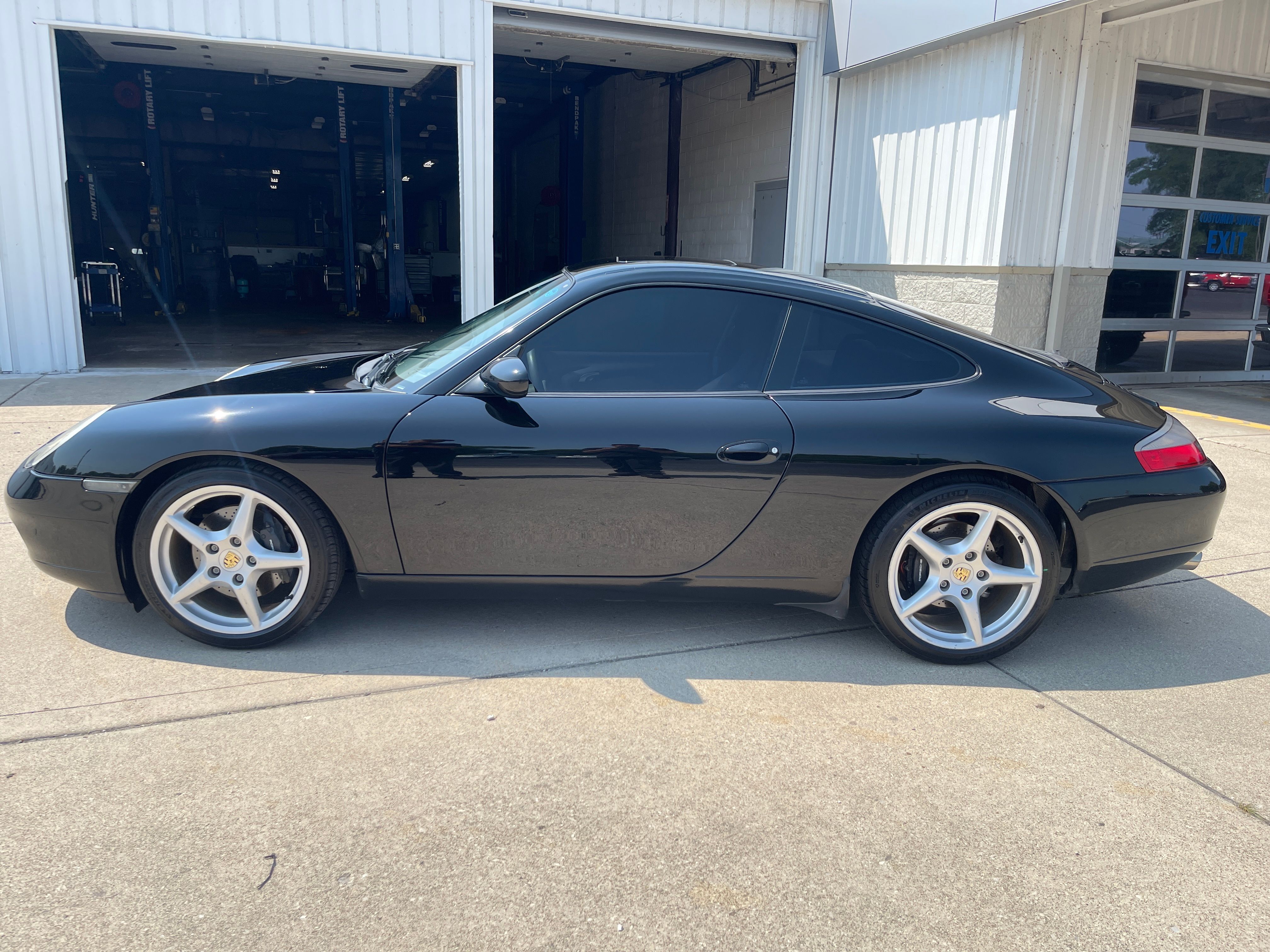 Used 2001 Porsche 911 GT3 RS image 18