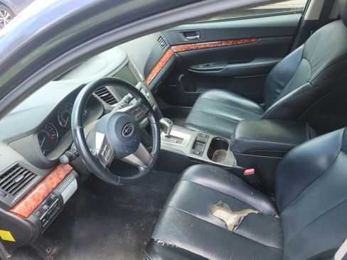 Used 2010 Subaru Outback 2.5i Limited image 12