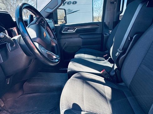 Used 2024 Chevrolet Silverado 2500 LT image 4