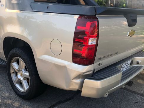 Used 2007 Chevrolet Avalanche LTZ w/ LTZ Preferred Equipment Group image 4