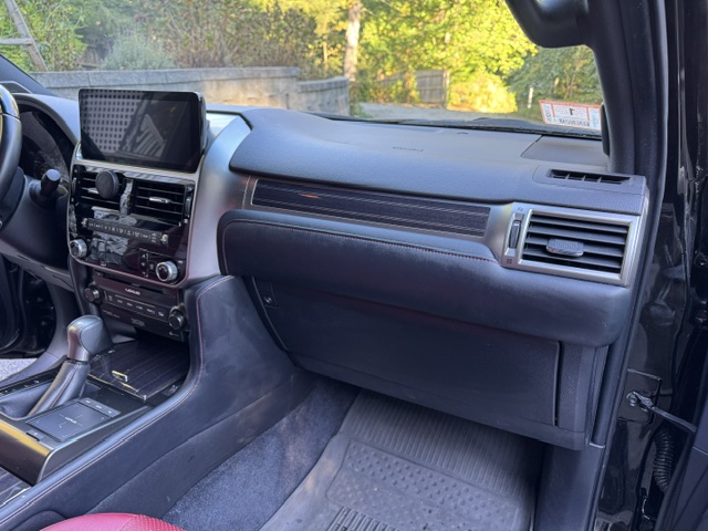 Used 2022 Lexus GX 460 Luxury w/ Sport Design Package AWD/4WD image 21