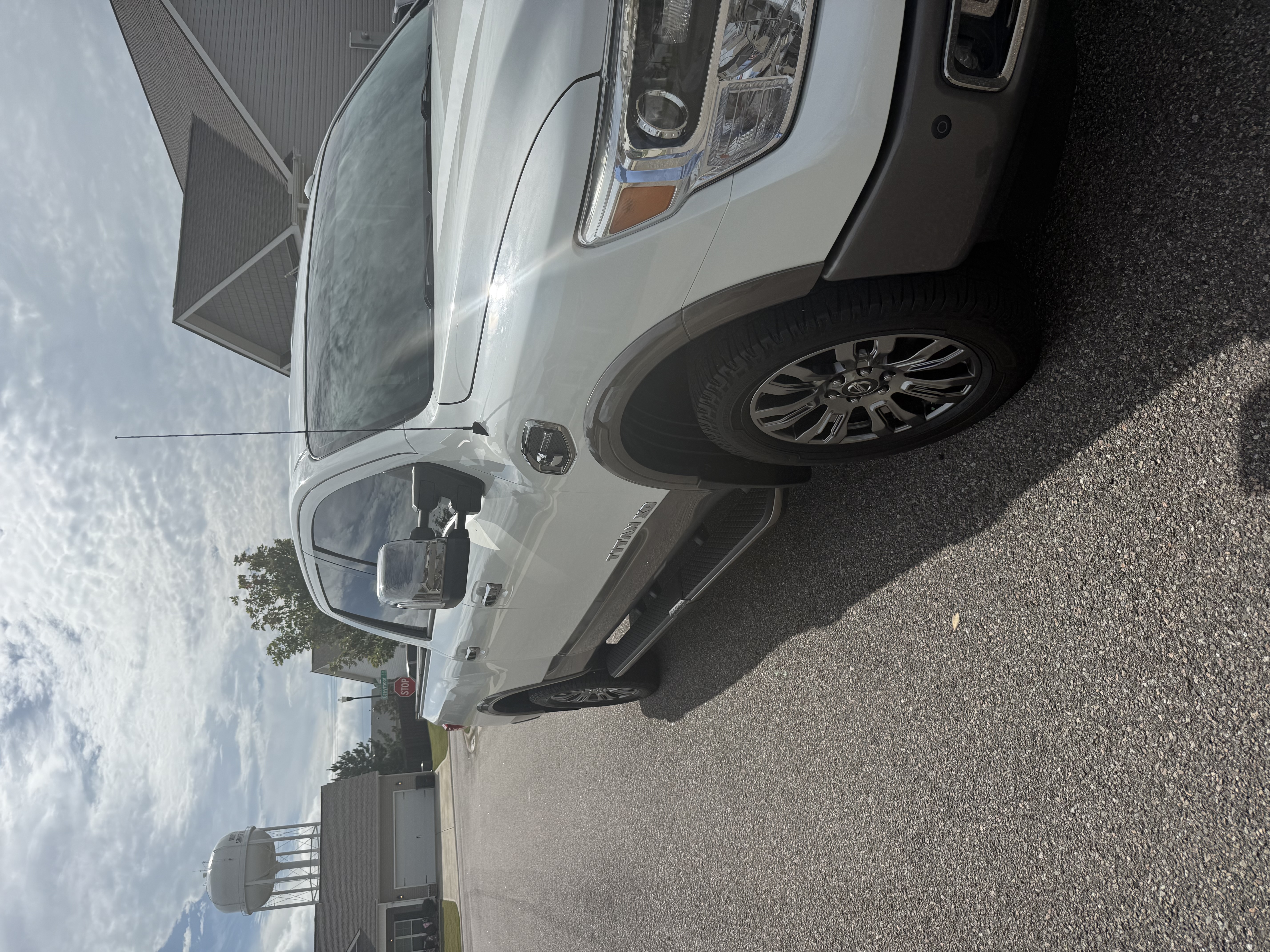 Used 2019 Nissan Titan Platinum Reserve w/ Platinum Utility Package AWD/4WD image 4