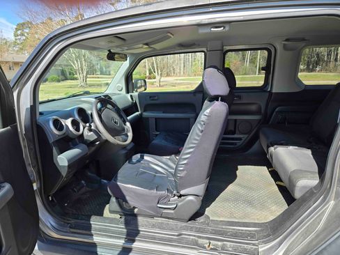 Used 2005 Honda Element EX image 2