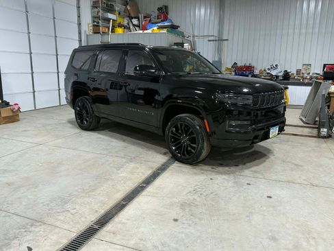 Used 2024 Jeep Grand Wagoneer Series II w/ Quick Order Packagew 28T image 12