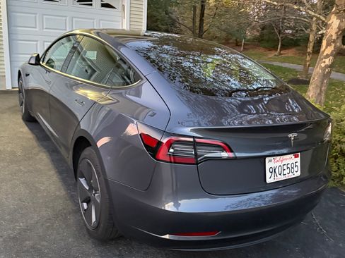 Used 2023 Tesla Model 3 Standard Range image 5