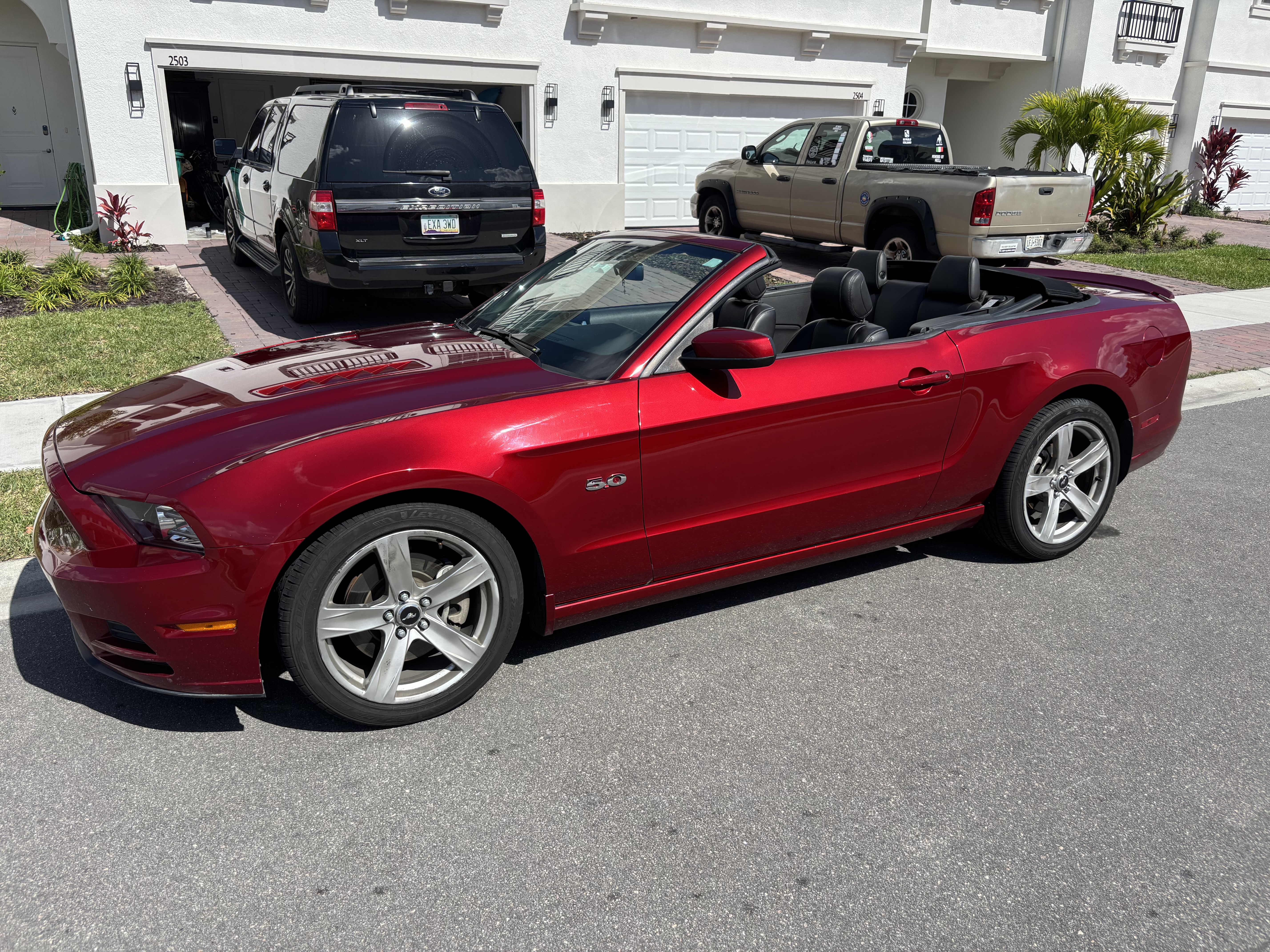 Used 2014 Ford Mustang GT Premium w/ Comfort Package RWD image 5