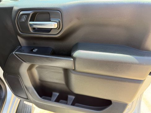 Used 2019 Chevrolet Silverado 1500 Custom image 13