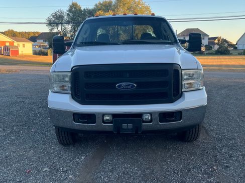 Used 2006 Ford F350 Lariat image 4
