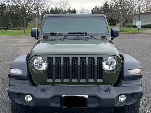 Used 2021 Jeep Wrangler Sport image 5