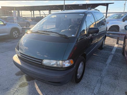 Used 1997 Toyota Previa LE image 6
