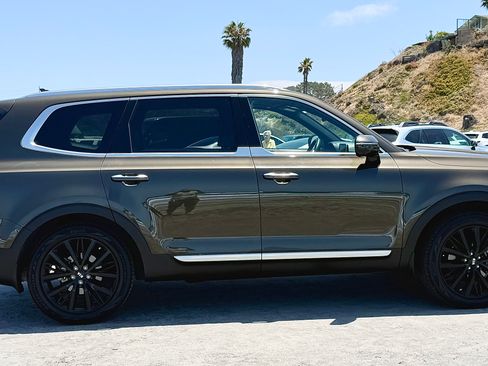 Used 2020 Kia Telluride SX w/ Towing Package FWD image 4