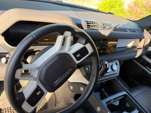 Used 2023 Land Rover Defender 110 S image 16