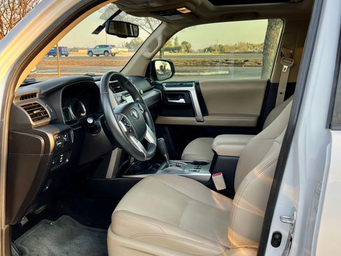 Used 2016 Toyota 4Runner SR5 Premium RWD image 6