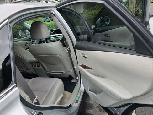 Used 2010 Lexus RX 350 2WD image 11