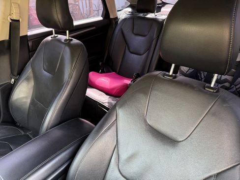 Used 2019 Ford Fusion Titanium image 5