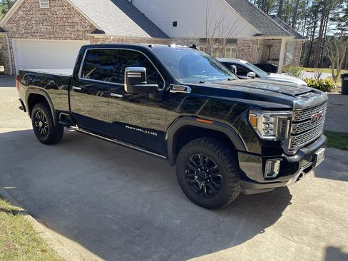 Used 2021 GMC Sierra 2500 Denali w/ Denali Black Diamond Edition image 1